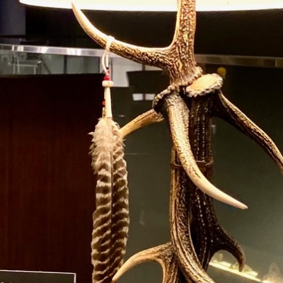 「DEERHORNSMITH'S」鹿角テーブルランプ(Mサイズ)