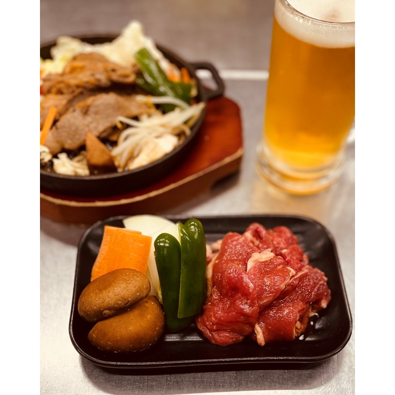 《7営業日以内に発送》シャージー牛のジンギスカン ジャージン焼鍋セット ( ジンギスカン 牛 肉 おかず 鍋 特製 晩ご飯 セット 調理 簡単 )【182-0002】