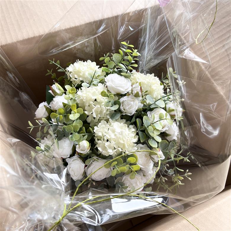 美流渡の森　アーティフィシャルフラワー花瓶付ブーケ（白系）[a110-077]