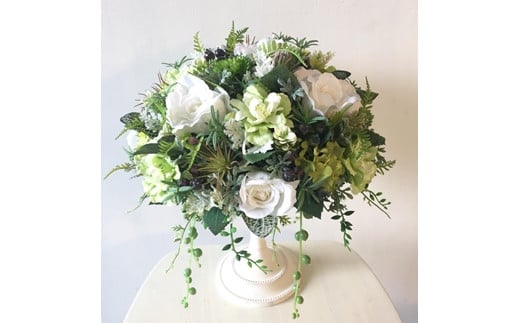 【ギフト用】美流渡の森 アーティフィシャルフラワー・アレンジメント 白、グリーン 2（ブリキ花器シリーズ）【12253】[a110-053]