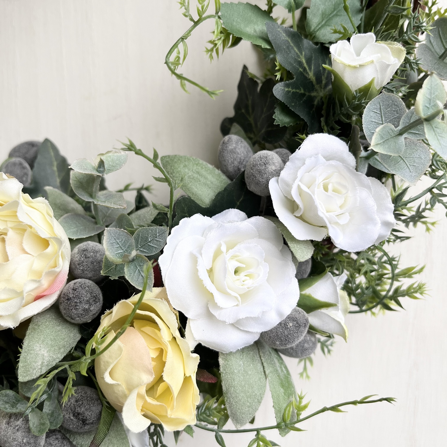 美流渡の森 アーティフィシャルフラワー・クレッセントリース(バラ 白、黄)[a110-065]