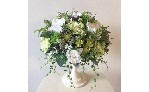 【ギフト用】美流渡の森 アーティフィシャルフラワー・アレンジメント 白、グリーン 2（ブリキ花器シリーズ）【12253】[a110-053]