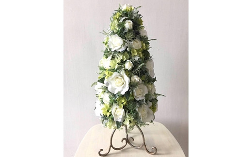 【ギフト用】美流渡の森 アーティフィシャルフラワー ツリー型アレンジメントM(白、グリーン系)【12254】[a110-054]