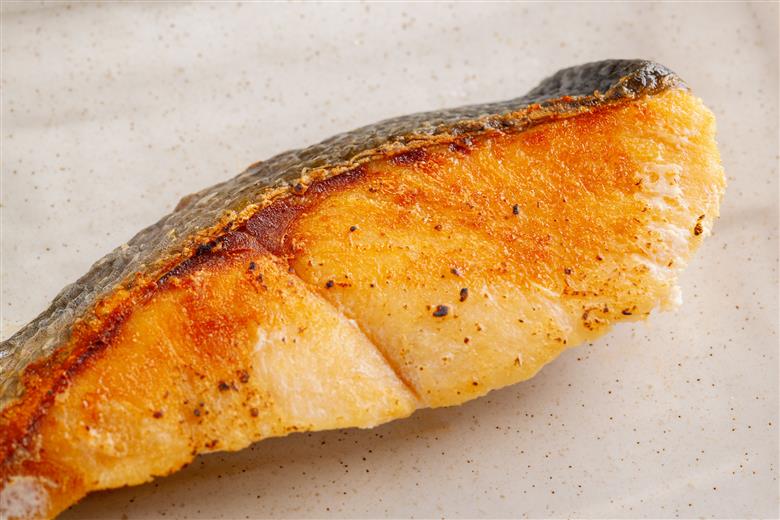 【12/15までのご入金で年内発送】網走産【訳あり】秋鮭切身 無塩 3kg ABBI001