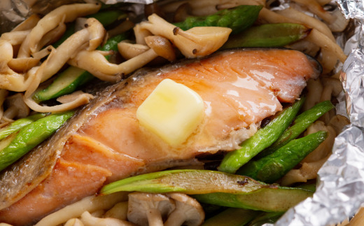 朝食セット 天然新巻鮭＆紅鮭切身 各5切と網走湖産しじみ貝 2kg ABE116