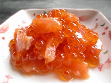 【定期便】カニ専門商社がお届けする タラバ・毛ガニ・秋鮭満喫3回定期便（網走加工） ABC012