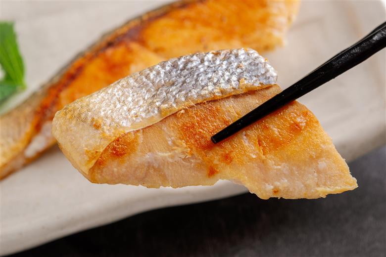 【12/15までのご入金で年内発送】網走産【訳あり】秋鮭切身 骨なし 3kg ABBI002