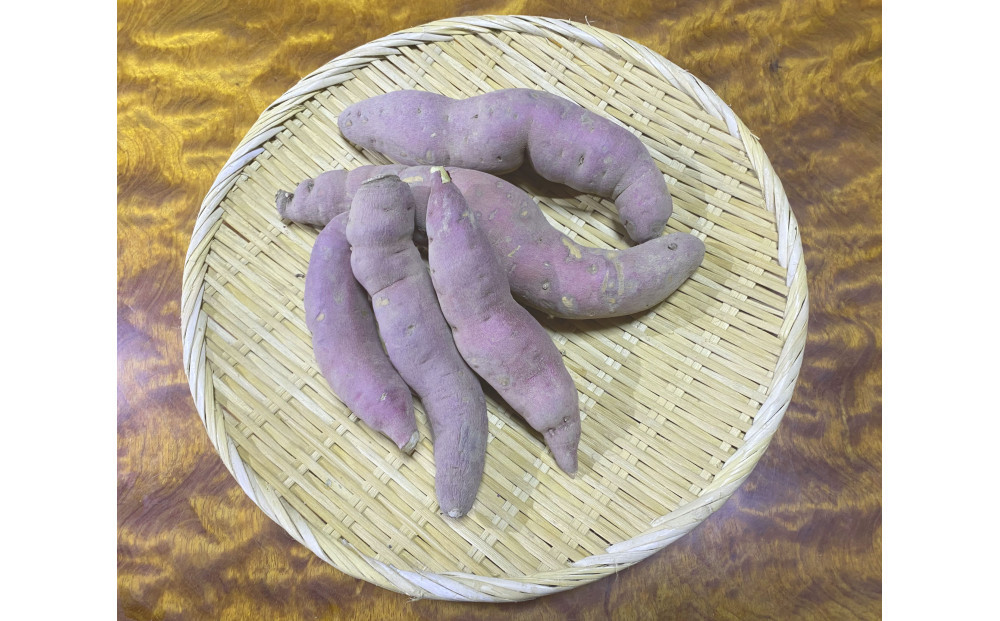 北海道産自然栽培のさつまいも１キロ【なると金時】