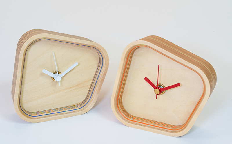 木製 置き時計 ブルー ウッドデザイン賞受賞 ペーパーウッド 時計 置時計 アナログ おしゃれ かわいい 雑貨 日用品 北海道 芦別市