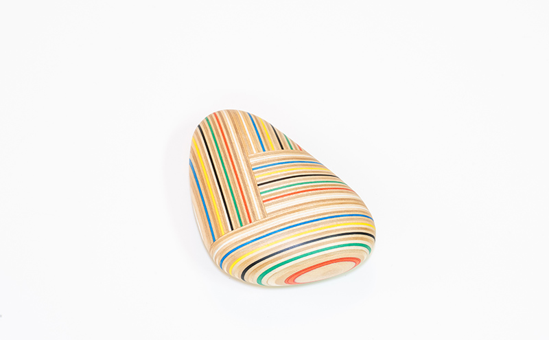 【ウッドデザイン賞受賞】 木製 ペーパーウェイト koishi-tr olp 北海道 芦別市 滝澤ベニヤ