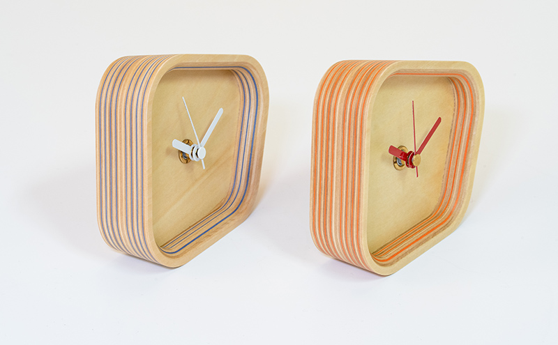 木製 置き時計 オレンジ ウッドデザイン賞受賞 ペーパーウッド 時計 置時計 アナログ おしゃれ かわいい 雑貨 日用品 北海道 芦別市