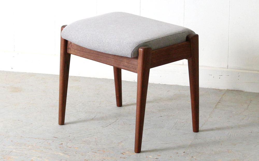 オットマン（ダイニングチェア用、スツール兼用）（ウォールナットまたは道産ナラ）北海道 MOOTH インテリア 手作り 家具職人 ソファ チェア 家具 家具 家具 家具 家具 家具