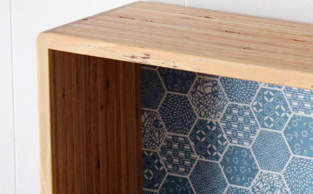 箱型飾り棚　大（和柄ブルーまたは和柄レッド）杉  北海道 KOTA インテリア 手作り 家具職人  モダン 家具 家具 家具 家具 家具 家具