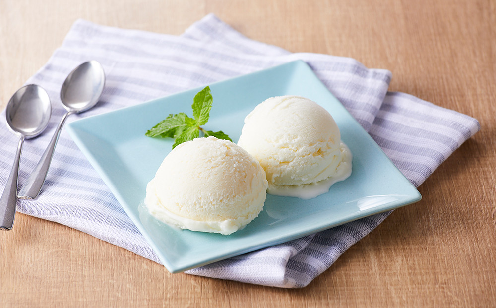 カップアイス　牛乳、ヨーグルト　各3個