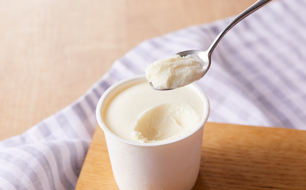 カップアイス　牛乳、ヨーグルト　各６個