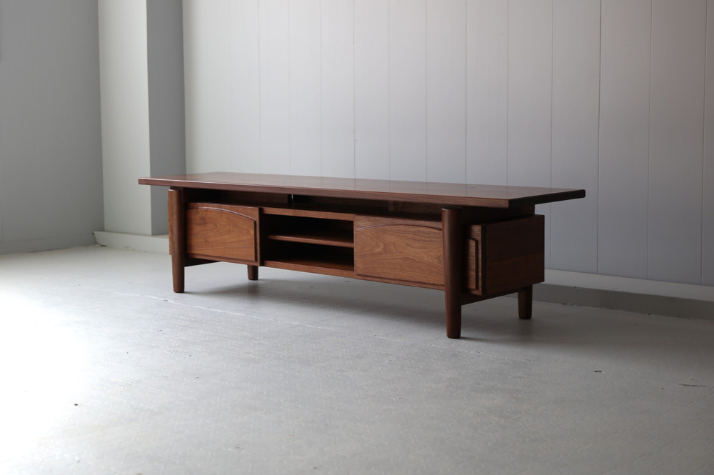 TVボード　 ウォールナット 北海道  MOOTH インテリア 手作り 家具職人 ローボード リビングボード 家具 家具 家具 家具 家具 家具