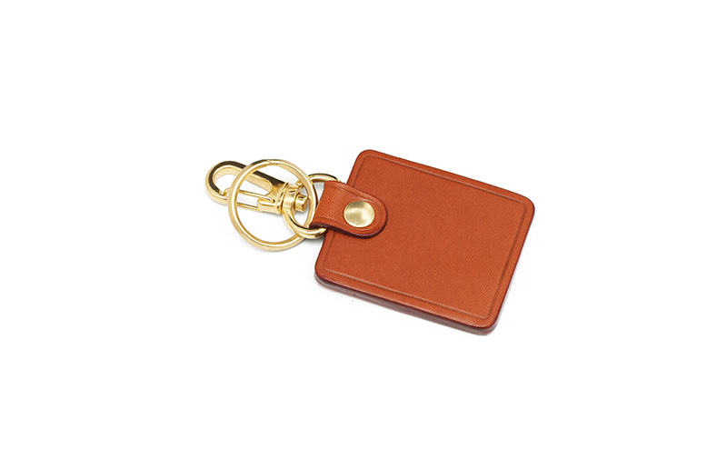 大角キーホルダー キャメル いたがき ＜名入れ無＞