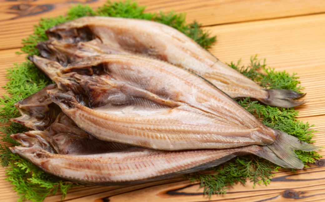 14-240 【ホワイトデー】超特大しまほっけ一夜干し3枚セット ホワイトデー発送