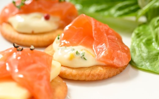 12-198 【年内発送12月15日入金まで】漬けサーモン～スモーク風味～　4個セット