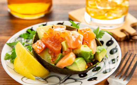 24-123 【年内発送12月15日入金まで】鮭親子漬けセット(8個)