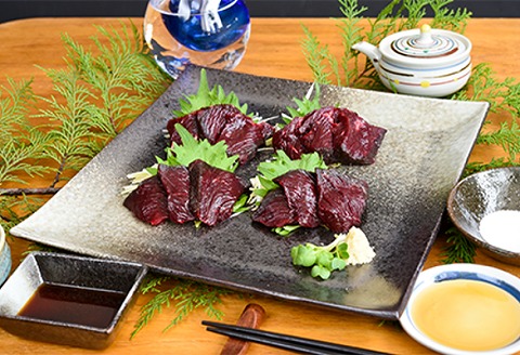 <年内配送可>【北海道根室産】生クジラ肉(刺身用) B-45007