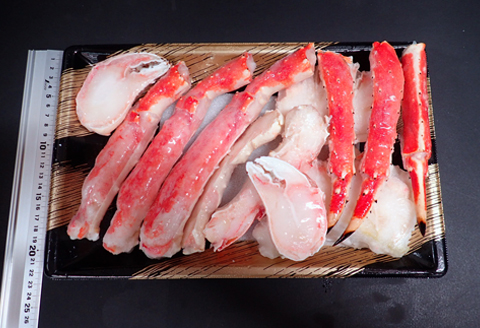 ＜12月10日決済分まで年内配送＞根室海鮮市場＜直送＞ボイル済み本タラバガニハーフカット1kg C-28033