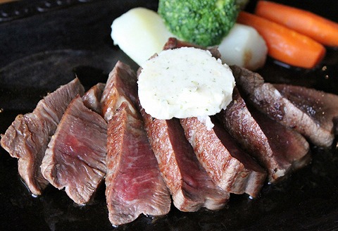 【北海道根室産】短角和牛ヒレステーキ150g×2P、ビーフカレー2P C-13004