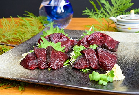 <年内配送可>【北海道根室産】生クジラ肉(刺身用) B-45007