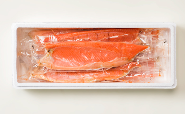 ＜12月14日決済分まで年内配送＞とろサーモンハラミ A-09005