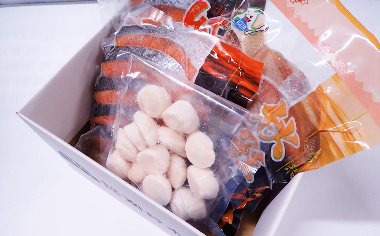 紅鮭10切・秋鮭切身5切、天然ほたて貝柱200g A-11084