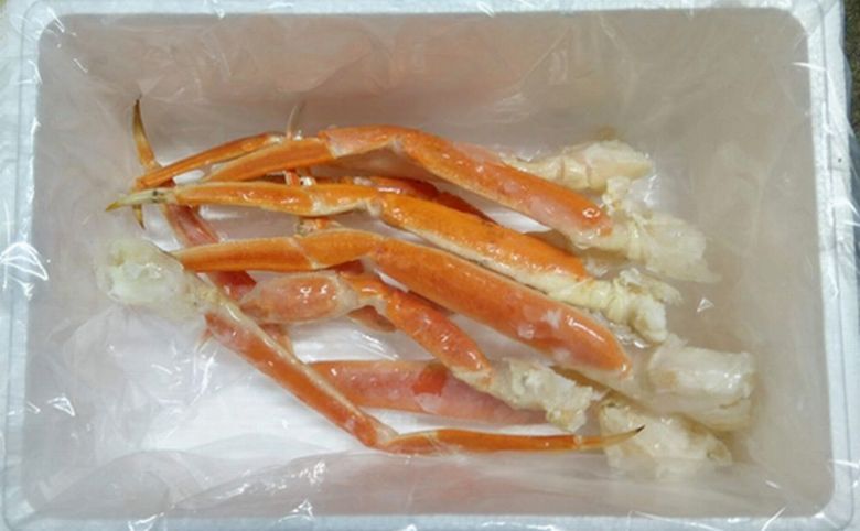 【12/31決済分まで1月中配送】 本ズワイガニ肩付足6～10本（計400g前後） A-57064