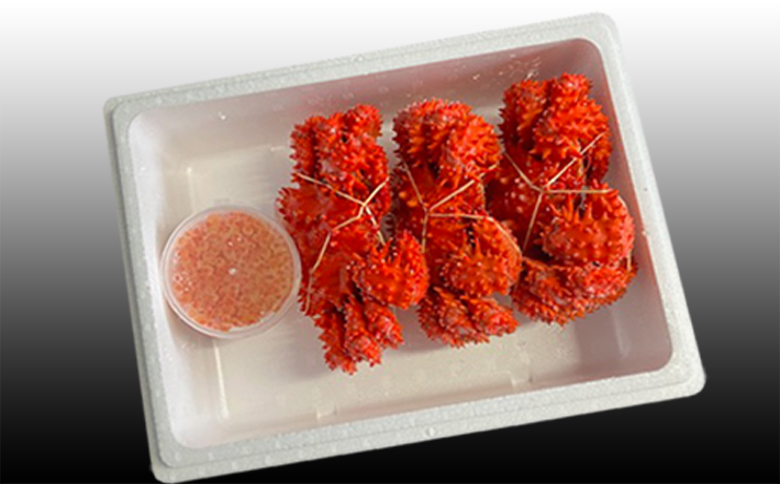 ＜12月21日決済分まで年内配送＞花咲かに300g前後～450g前後×3尾・いくら醤油漬け100g×1Pセット B-30012