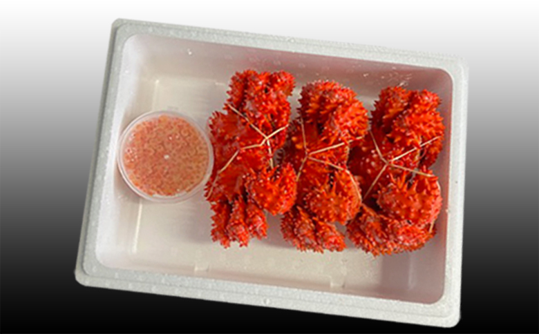 ＜12月21日決済分まで年内配送＞花咲かに300g前後～450g前後×3尾・いくら醤油漬け100g×1Pセット B-36012