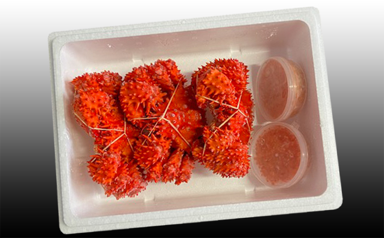 ＜12月21日決済分まで年内配送＞花咲かに300g前後～450g前後×3尾・いくら醤油漬け100g×2Pセット C-30023