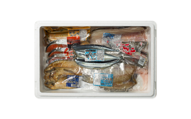 ＜12月21日決済分まで年内配送＞海鮮セットA(さんま2種・タコ・干物4種・紅鮭) C-36011