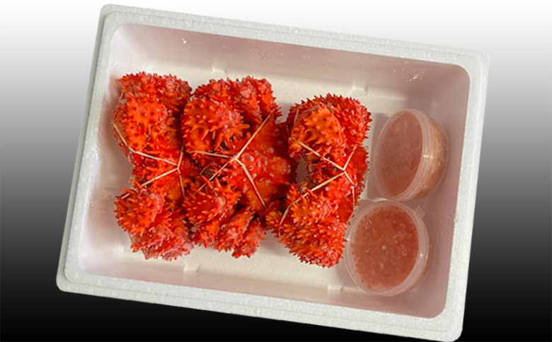 ＜12月21日決済分まで年内配送＞花咲かに300g前後～450g前後×3尾・いくら醤油漬け100g×2Pセット C-36023