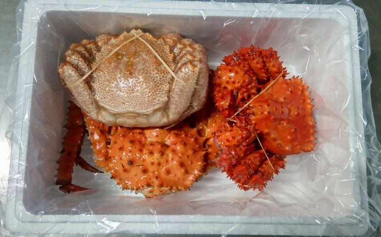 ＜12月21日決済分まで年内配送＞本タラバガニ1尾・花咲ガニ1尾・毛ガニ1尾の3種詰合せ(計1.3kg前後) C-57008