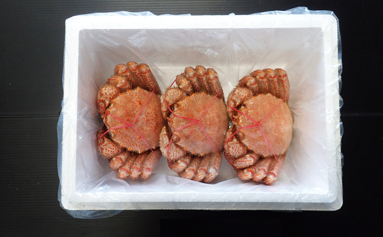 ＜12月10日決済分まで年内配送＞ボイル毛がに540～650g×3尾 D-14058