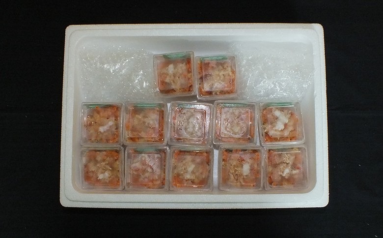 ＜12月21日決済分まで年内配送＞【北海道根室産】かに・いくら・サーモン・帆立の海鮮パック 160g×12P D-42062