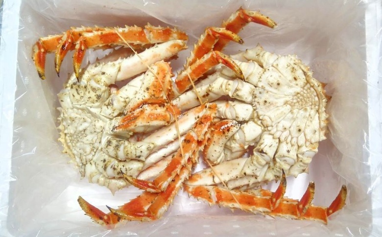 ＜12月21日決済分まで年内配送＞【北海道根室産】(チルド便)本タラバガニ2尾（計1.4kg前後） D-57051