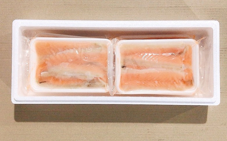 ＜12月14日決済分まで年内配送＞塩サーモンハラス220g×6P G-09005