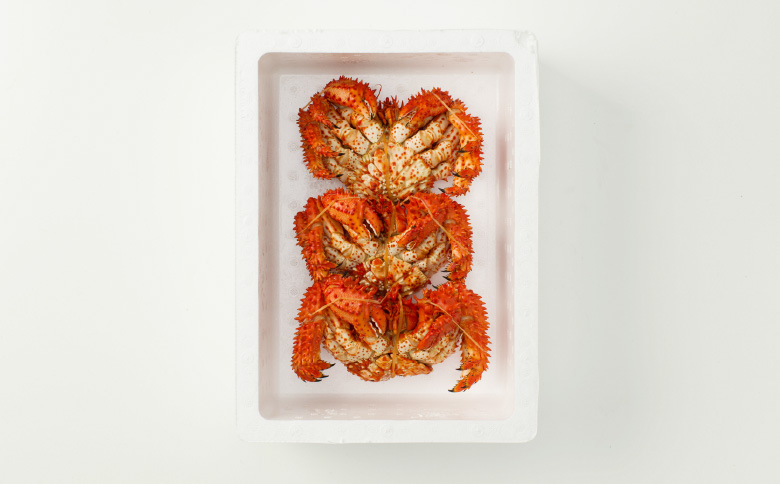 ＜12月21日決済分まで年内配送＞【北海道根室産】花咲かに350～400g×3尾 G-19001