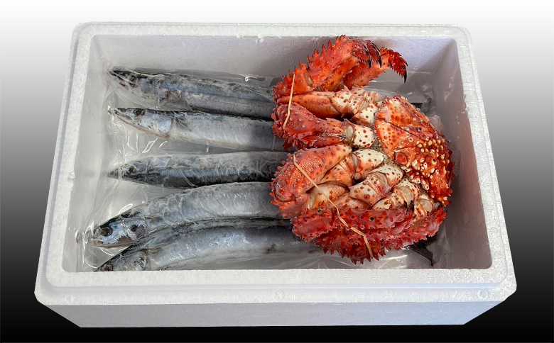 【北海道根室産】花咲かに300g前後～450g前後×1尾、冷凍生さんま5尾×1P G-30002