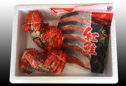 【12/31決済分まで1月中配送】 花咲かに2尾・甘塩紅鮭5切×1Pセット A-70025