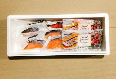 ＜12月14日決済分まで年内配送＞スモークサーモン2～3P(計400g)＆塩銀鮭切り身1切(約70g)×8P A-09117