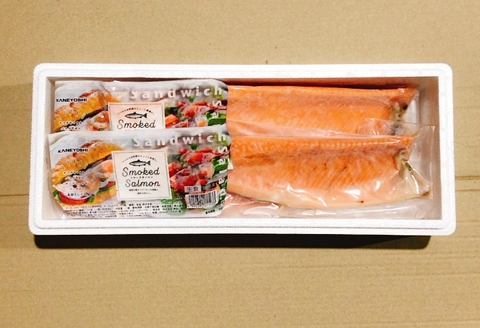 ＜12月14日決済分まで年内配送＞スモークサーモン2～3P(計400g)＆とろサーモンハラミ3～5枚(計1kg) A-09128