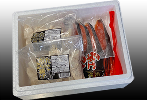 ＜12月21日決済分まで年内配送＞たこ唐揚げ250g×2P、甘塩紅鮭5切×1P A-30057