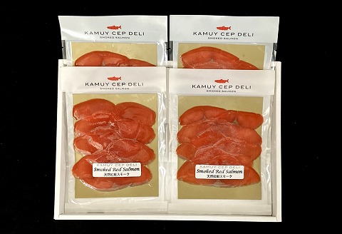 ＜12月21日決済分まで年内配送＞【北海道根室産】紅鮭スモークサーモン40g×4P A-42121