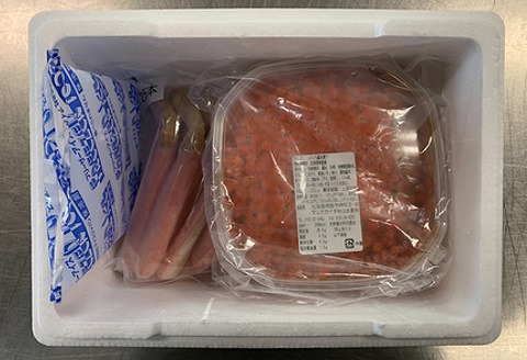 ＜12月21日決済分まで年内配送＞生冷本ずわいがに棒肉500g、いくら醤油漬け200g F-05003
