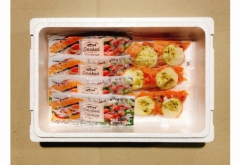 ＜12月14日決済分まで年内配送＞スモークサーモン700g＆スモークサーモンカプレーゼ500g B-09084